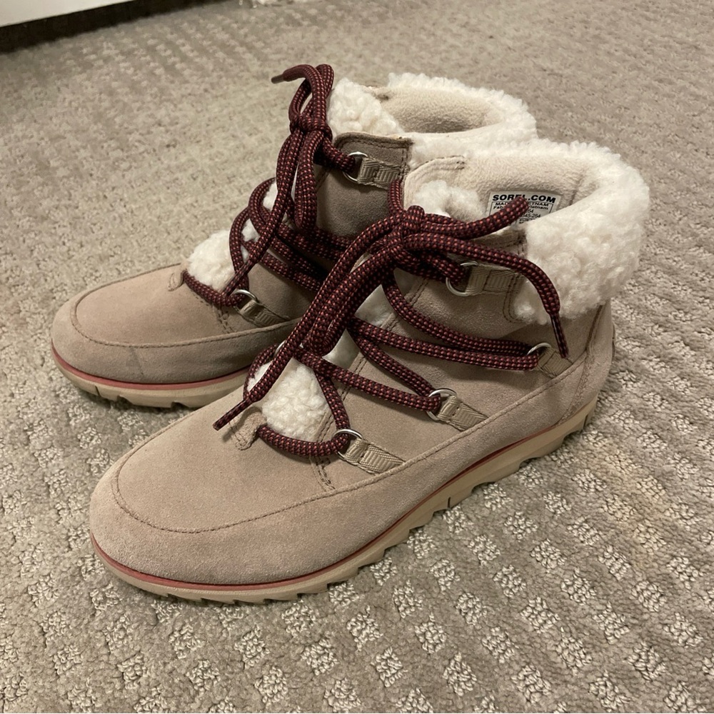 Sorel Women's Harlow Lace Tan Winter Boots
